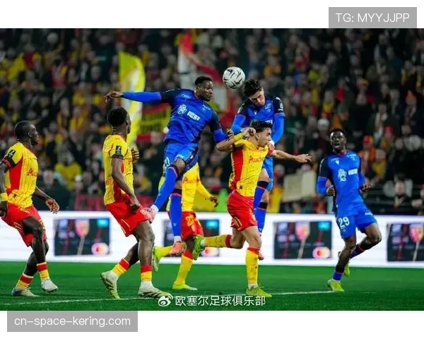 韦斯利·赛义德双响，朗斯客场半场2-0领先巴黎FC